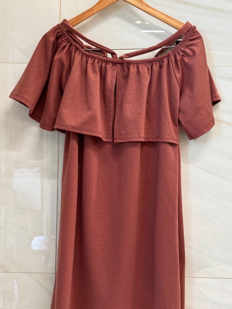 Off Shoulder Plus Size Blush Dress (Category: Dresses) located in Manila. Submitted by declutterwithme08 (Listing ID 1347974072, Image 2). Description: - fits XL Helping Tags: Zara Mango Forever 21 H&M Uniqlo Bershka Stradivarius COS Harlan and Holden Urban Revivo Dorothy Perkins .