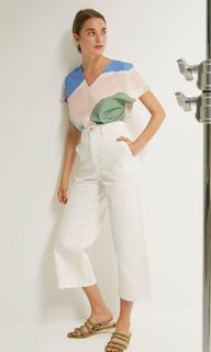 (Category: ) located in . Submitted by clearmcloset (Listing ID 1347871941, Image 1). Description: .