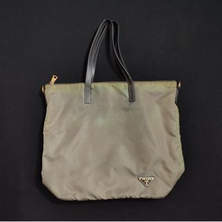 (Category: ) located in . Submitted by shoptrinketscloset (Listing ID 1347969890, Image 1). Description: .