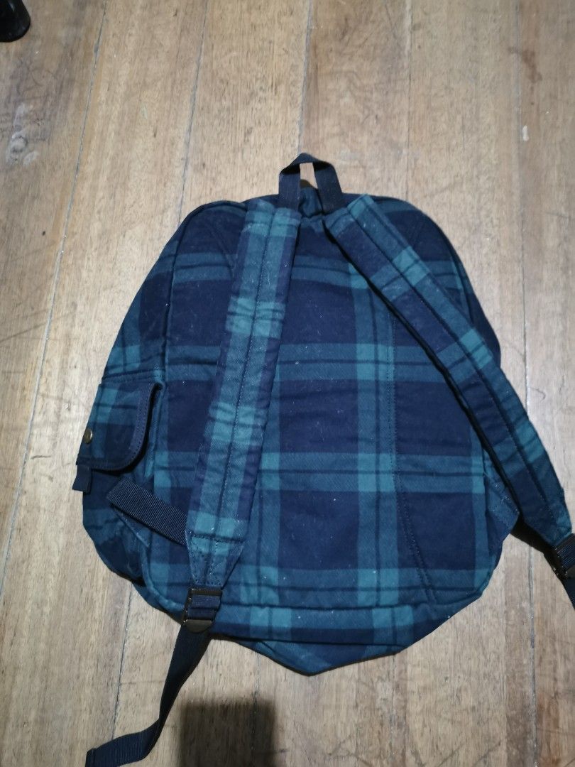 Ralph Lauren backack (Category: Backpacks) located in Lapu Lapu. Submitted by cryptocoryne (Listing ID 1347938228, Image 2). Description: Ralph Lauren backpack excellent condition no issue accept COP via LBC.