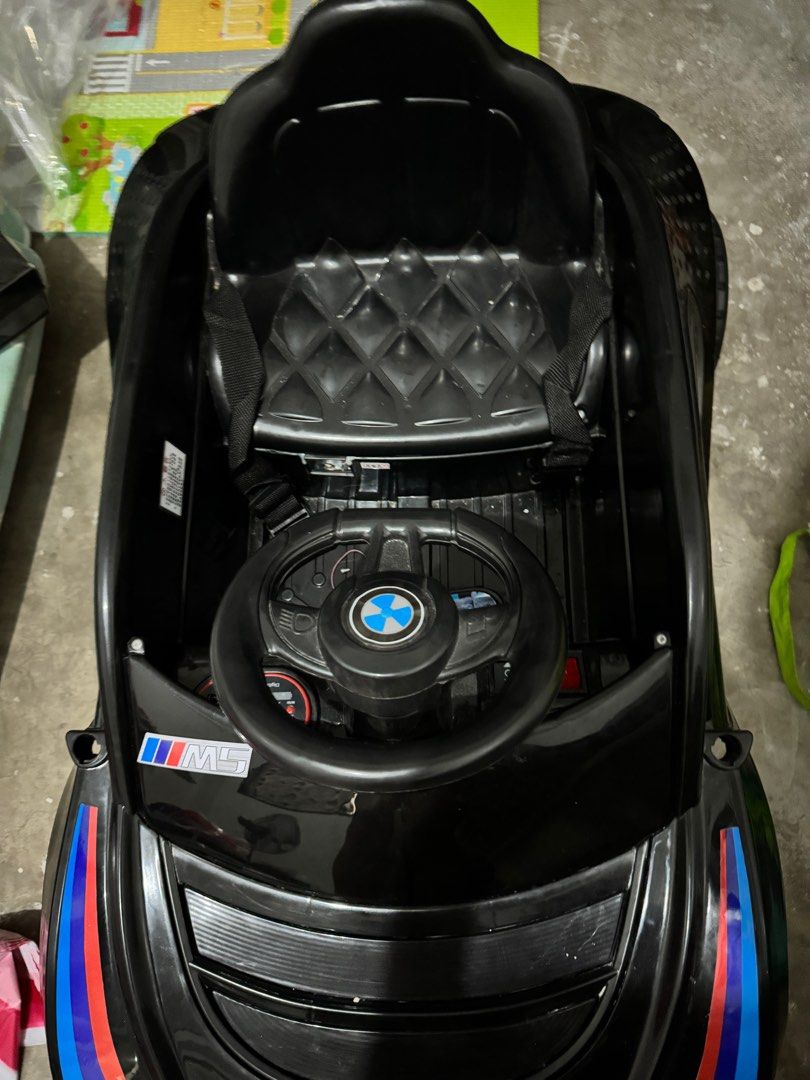 Rechargeable toy car (Category: Remote Control Toys) located in Taytay. Submitted by olgaragesaleph (Listing ID 1347906793, Image 3). Description: Rechargeable with charger Clean tires not used outside .