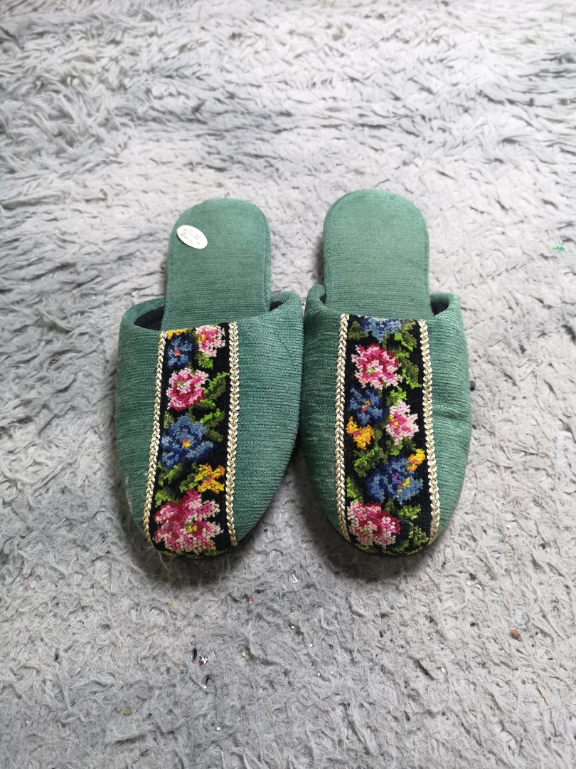 Sage Green Floral Indoor Slipper, Men's Fashion, Footwear, Slippers