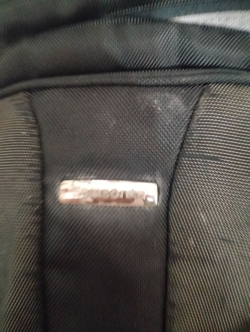 free samsonite (if u buy any bag) (Category: Laptop Bags & Sleeves) located in Batangas. Submitted by selahs-closet (Listing ID 1347950361, Image 2). Description: minimal sign of usage.