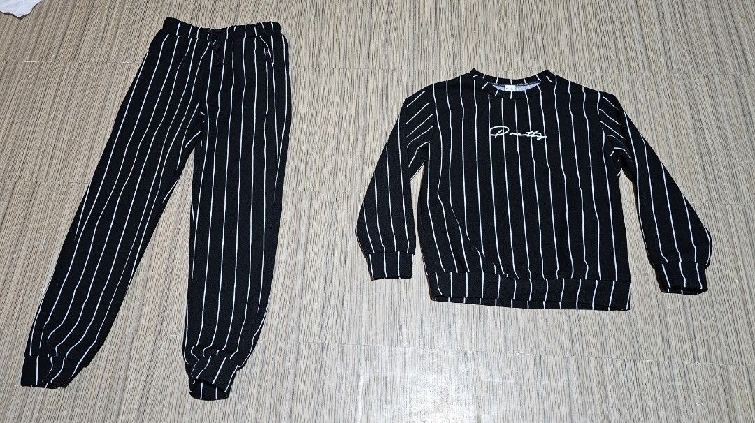 Shein tween kids for (boy) (Category: Babies & Kids Fashion) located in Marikina City. Submitted by cbajlog (Listing ID 1347883109, Image 2). Description: 7-9yrs old pwede. Used 2-3 times only.