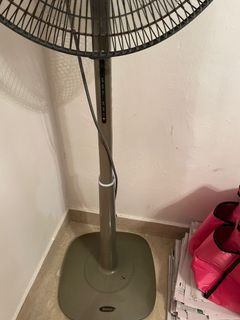 (Category: ) located in . Submitted by buy_something_nice (Listing ID 1348004871, Image 1). Description: .