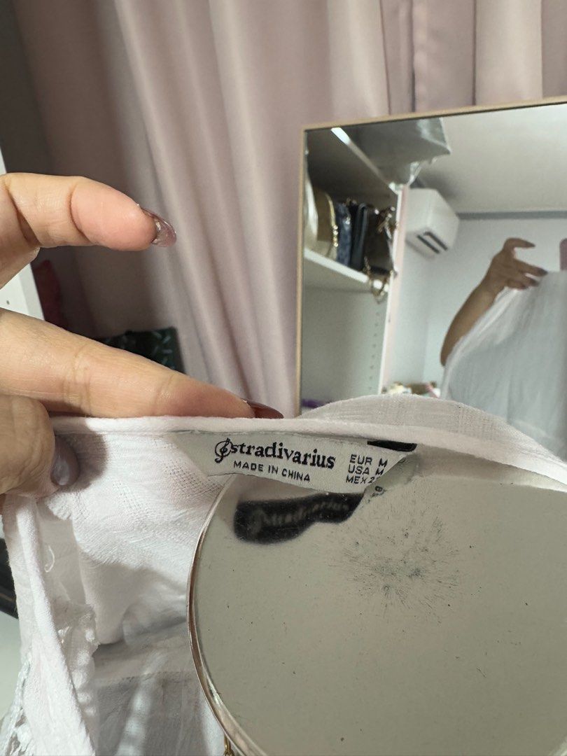 Stradivarius size M (Category: Blouses) located in Balanga. Submitted by samcey (Listing ID 1347878730, Image 2). Description: .