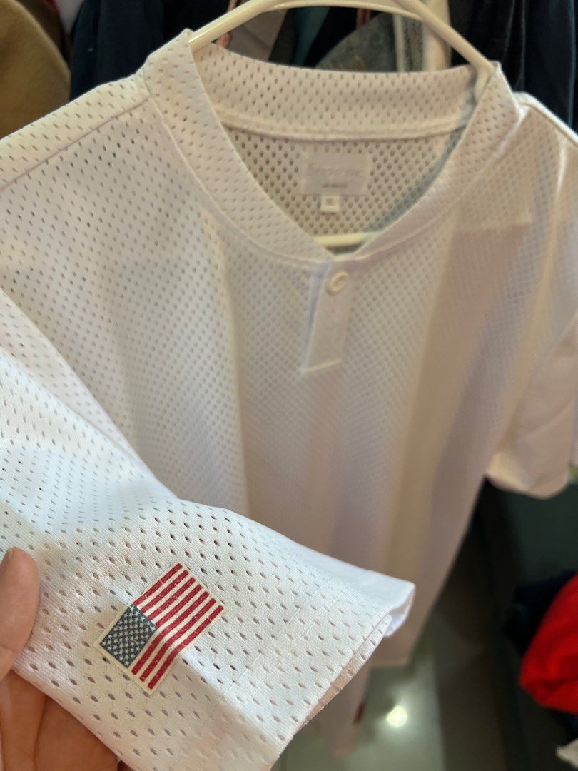 Supreme jersey white (Category: Tshirts & Polo Shirts ) located in Muntinlupa City. Submitted by jessimba (Listing ID 1347910352, Image 1). Description: Pick up in alabang Gcash or UB payment pls.