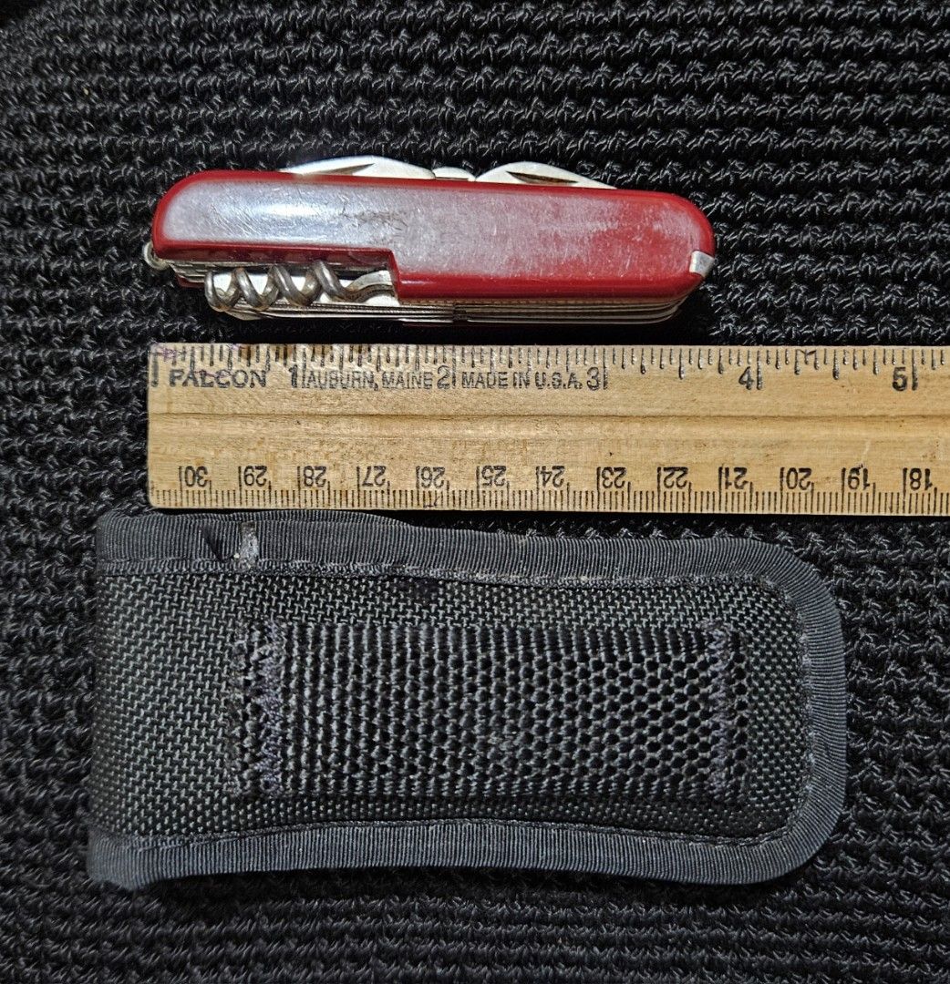 Swiss Knife Bundle (Category: Stationery & School Supplies) located in Rizal. Submitted by cherry_garcia (Listing ID 1347937440, Image 2). Description: Mode of Payment : G-Cash/Paymaya Mode of Delivery : Lalamove/Grab/LBC Location : Filinvest East Marcos Highway Cainta, Rizal.