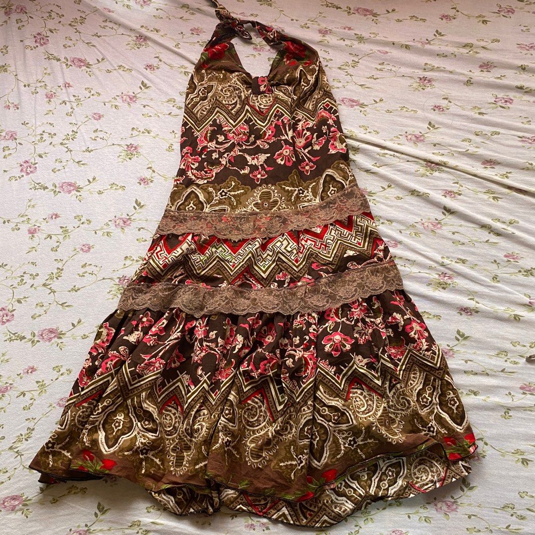 y2k vintage backless halter dress (Category: Dresses) located in San Pablo. Submitted by nyangjunz (Listing ID 1347872729, Image 2). Description: - no when worn - see photo for measurements - manage your expectations - last price posted - offer only if serious.