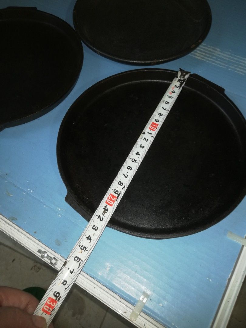 3pcs cast iron pan ware (Category: Cookware & Accessories) located in Paranaque City. Submitted by 4thestate.surplusan (Listing ID 1348052285, Image 3). Description: 3pcs cast iron hot plates..