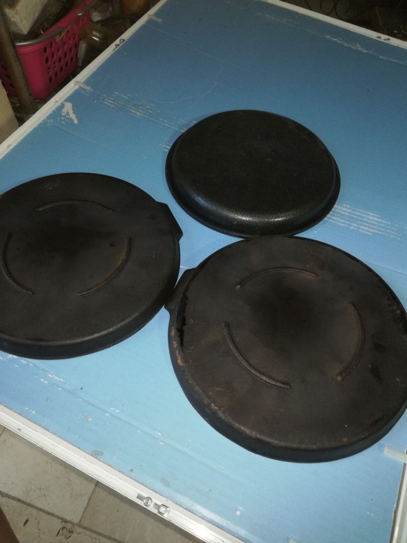 3pcs cast iron pan ware (Category: Cookware & Accessories) located in Paranaque City. Submitted by 4thestate.surplusan (Listing ID 1348052285, Image 2). Description: 3pcs cast iron hot plates..