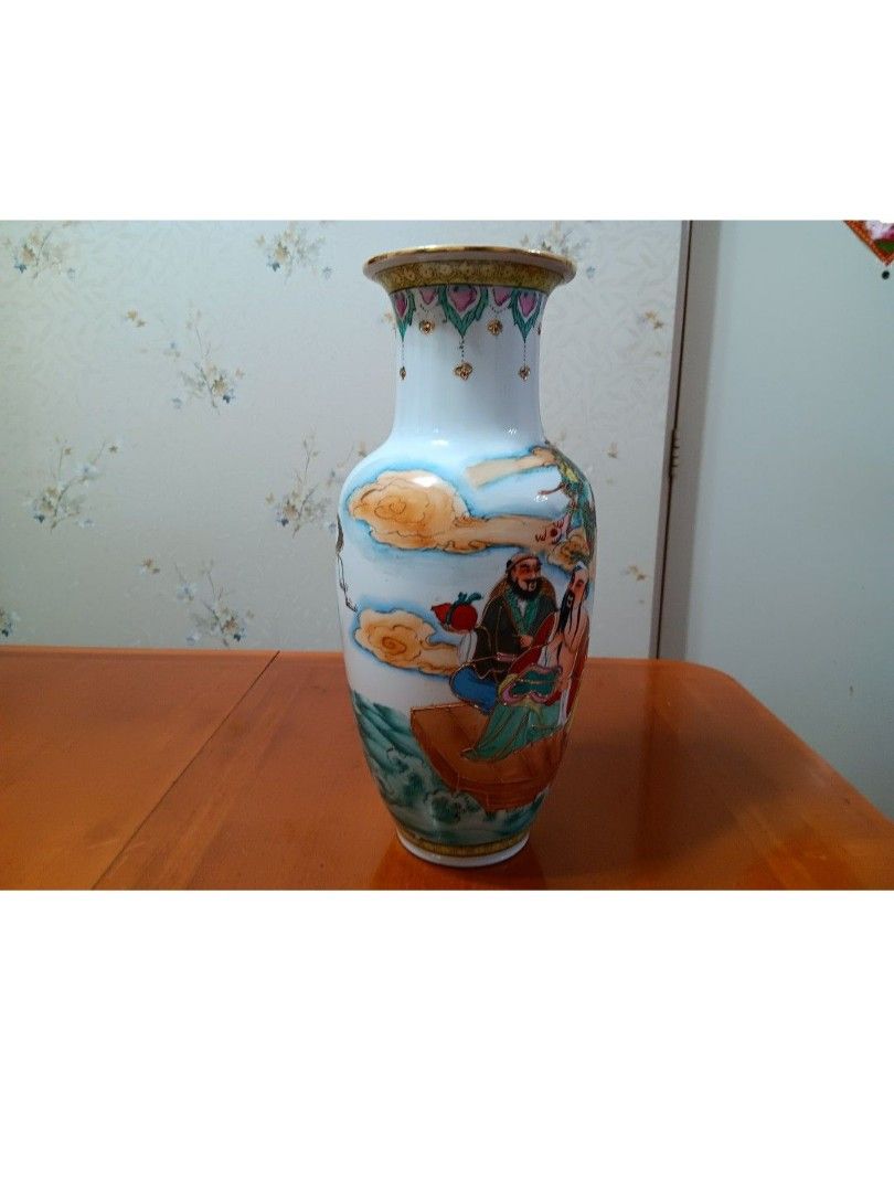 描金粉彩八仙過海紋瓶41cm, 興趣及遊戲, 收藏品及紀念品, 古董收藏- Carousell