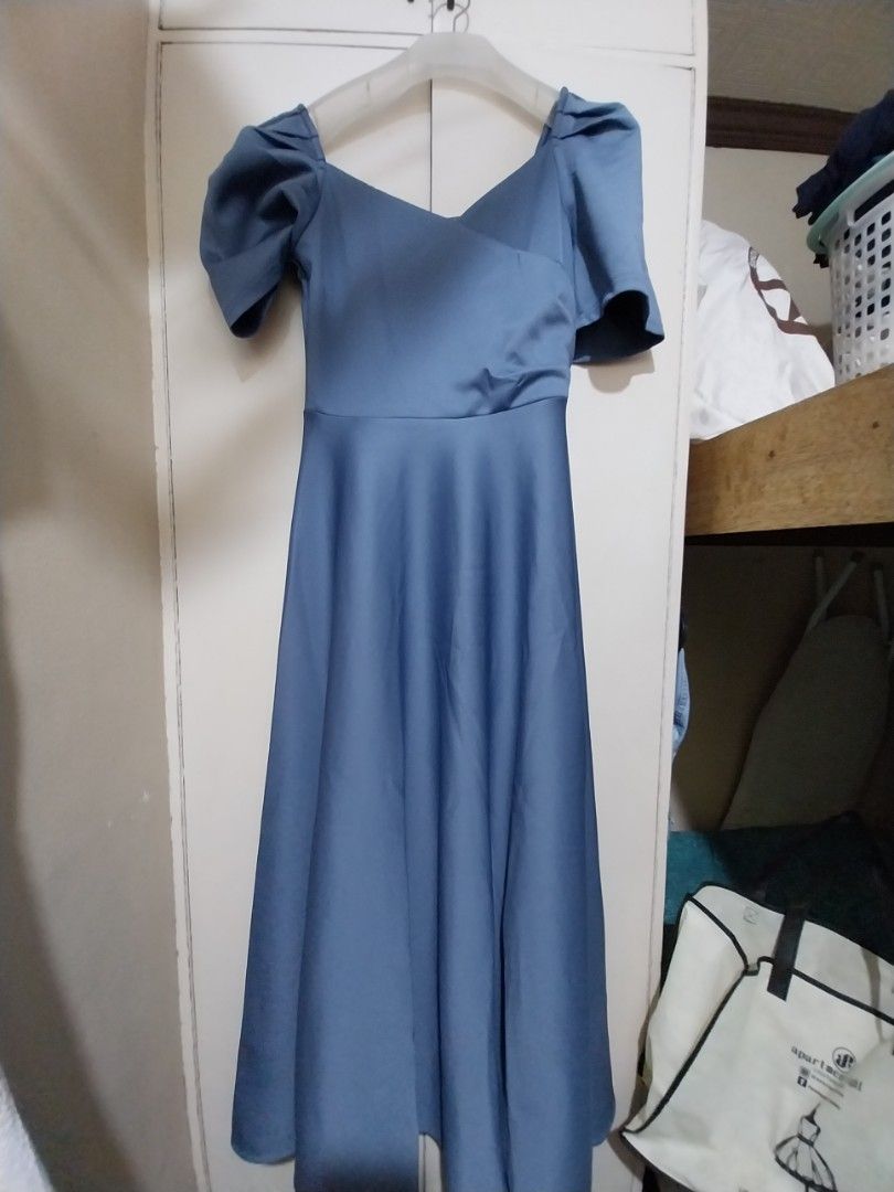 Apartment eight Gown (Category: Evening dresses & gowns) located in Mandaluyong City. Submitted by erlize (Listing ID 1348032066, Image 3). Description: hindi pa po nasuot kasi hindi angkop sa theme ng bride medium po ang size ko kaya maluwag po sya sa akin..