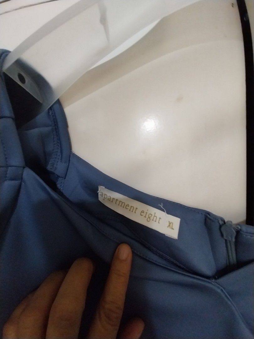 Apartment eight Gown (Category: Evening dresses & gowns) located in Mandaluyong City. Submitted by erlize (Listing ID 1348032066, Image 1). Description: hindi pa po nasuot kasi hindi angkop sa theme ng bride medium po ang size ko kaya maluwag po sya sa akin..