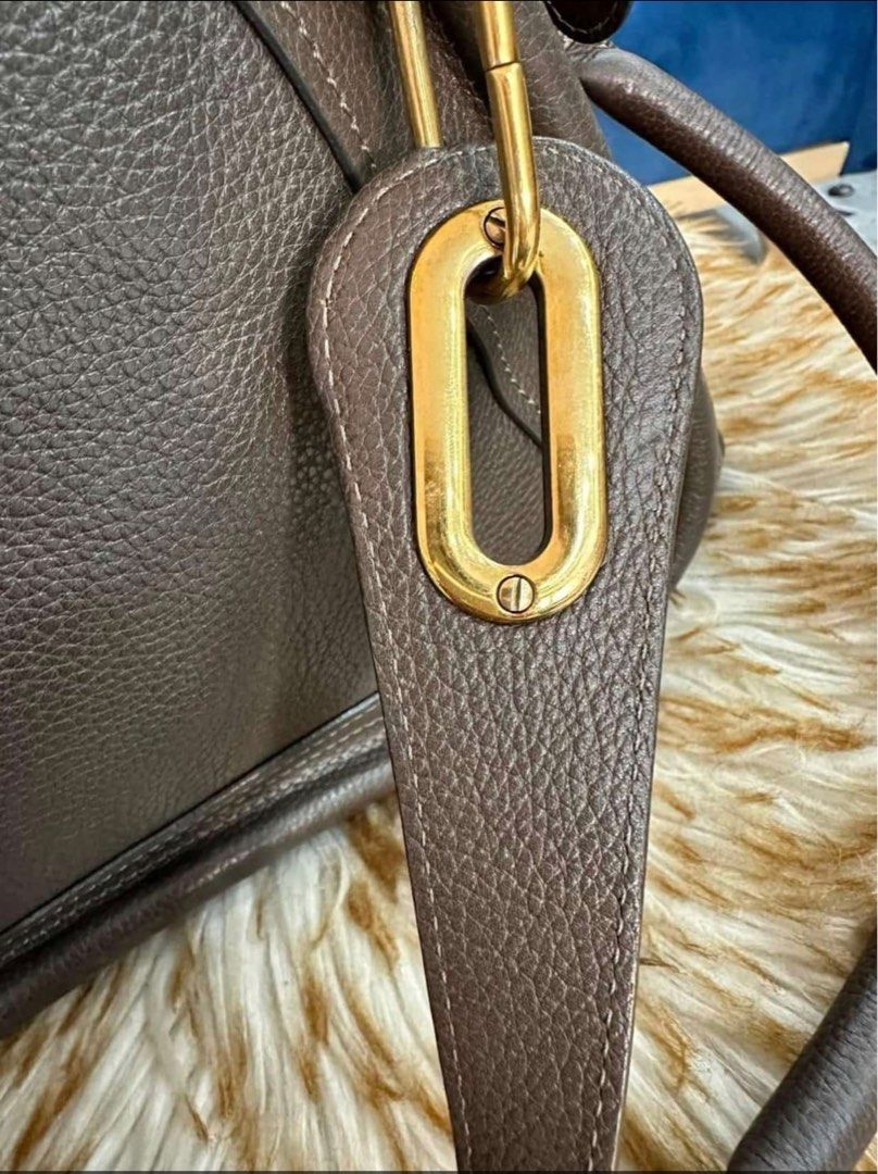 Authentic Chloe Paraty bag (Category: Luxury Bags & Wallets) located in Quezon City. Submitted by jhaediah (Listing ID 1347900687, Image 2). Description: - Chloe Paraty Bag 2 way - Authentic 💯.