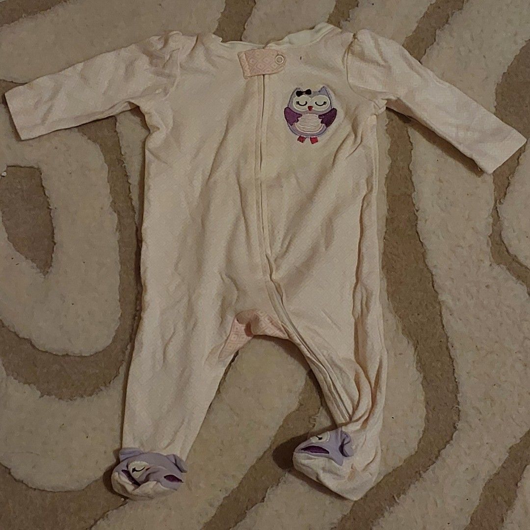 Baby 0-3 months Jumpsuit (Category: Babies & Kids Fashion) located in Subic. Submitted by gabbisaur (Listing ID 1348025485, Image 1). Description: .