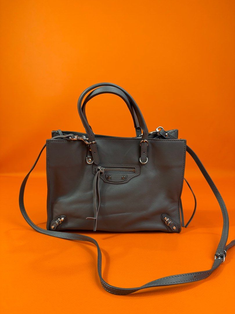 Balenciaga papier in medium size (Category: Luxury Bags & Wallets) located in Binalonan. Submitted by sheenaluxarchive (Listing ID 1348125852, Image 1). Description: Rank A condition Medium size No major flaws.