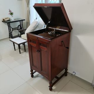 (Category: ) located in . Submitted by ber1_antique_deco (Listing ID 1348032198, Image 1). Description: .