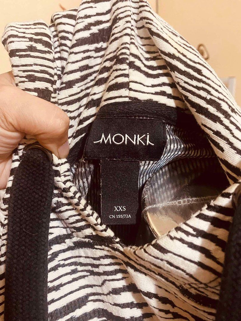 Bundle (Category: Others Tops) located in Marikina City. Submitted by ladyswize (Listing ID 1348064110, Image 3). Description: 15 pcs of Bundle of your choice PM me for more photo Mode of delivery : Lalamove and Angkas mode of Payment: Gcash location San Juan Metro Manila.