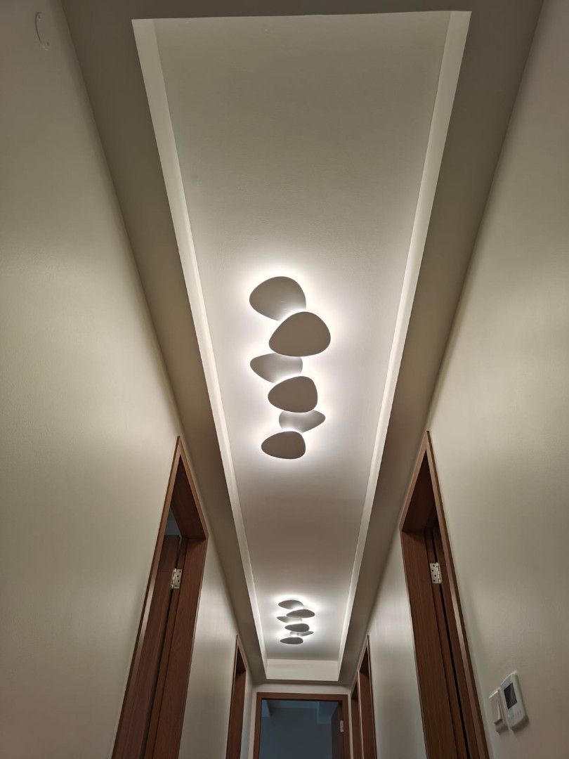 Ceiling light (Category: Lighting) located in Singapore. Submitted by kitcsg (Listing ID 1348104592, Image 3). Description: My wife does not like the light so I removed it immediately Size: 120 x 30cm Qty: 2 pcs.
