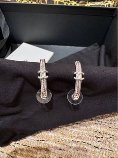 (Category: ) located in . Submitted by chicluxury (Listing ID 1348218923, Image 1). Description: .