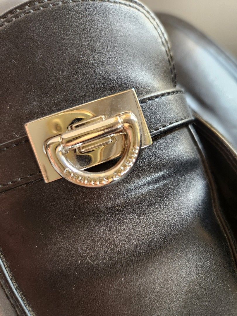 Charles & Keith Black Leather Mules (Category: Loafers) located in Quezon City. Submitted by bea_beee (Listing ID 1348043469, Image 3). Description: Charles & Keith Black Leather Mules Slightly used Still in excellent condition Size: 35 RFS: Decluttering.