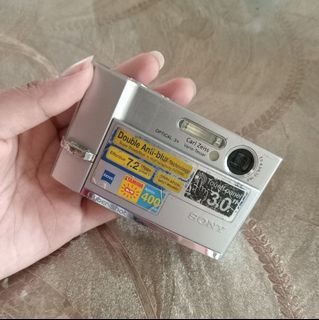Sony cybershot digital cam