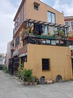 For Sale 3stry house n lot near STI Quirino Hway PHP5,000,000 House and lot corner unit 3stry price 5M lot area 50sqm floor area 150sqm 3br 3tb near STI school Quirino hway holy cross and near Kingspoint Nlex clean title 