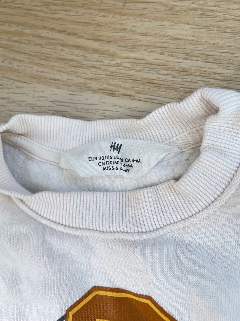 H&M long sleeves for boys tiger white (Category: Babies & Kids Fashion) located in Manila. Submitted by kaecouture (Listing ID 1348065301, Image 2). Description: Used only in NYC! Size 5-6 Good as new!.