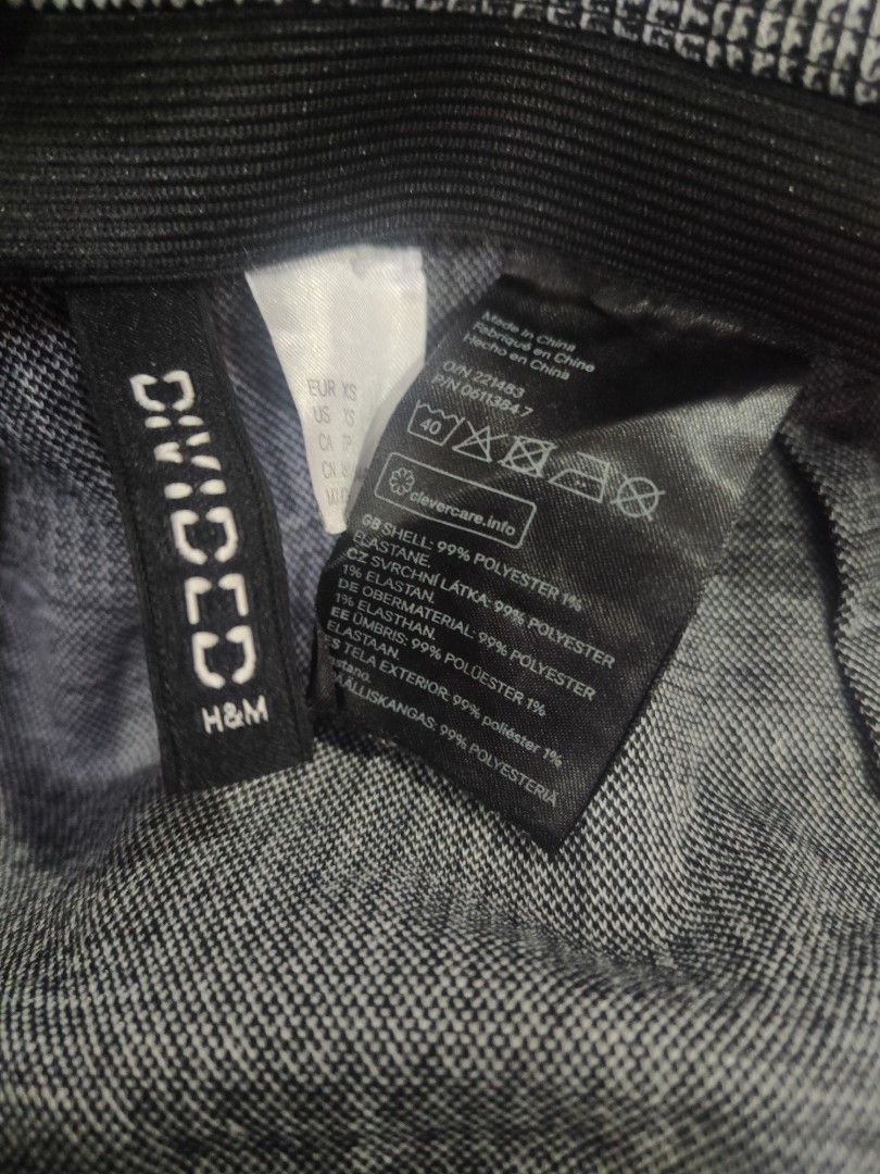 H&M Skirt (Category: Skirts) located in San Vicente. Submitted by modamorphosis (Listing ID 1348146896, Image 2). Description: .
