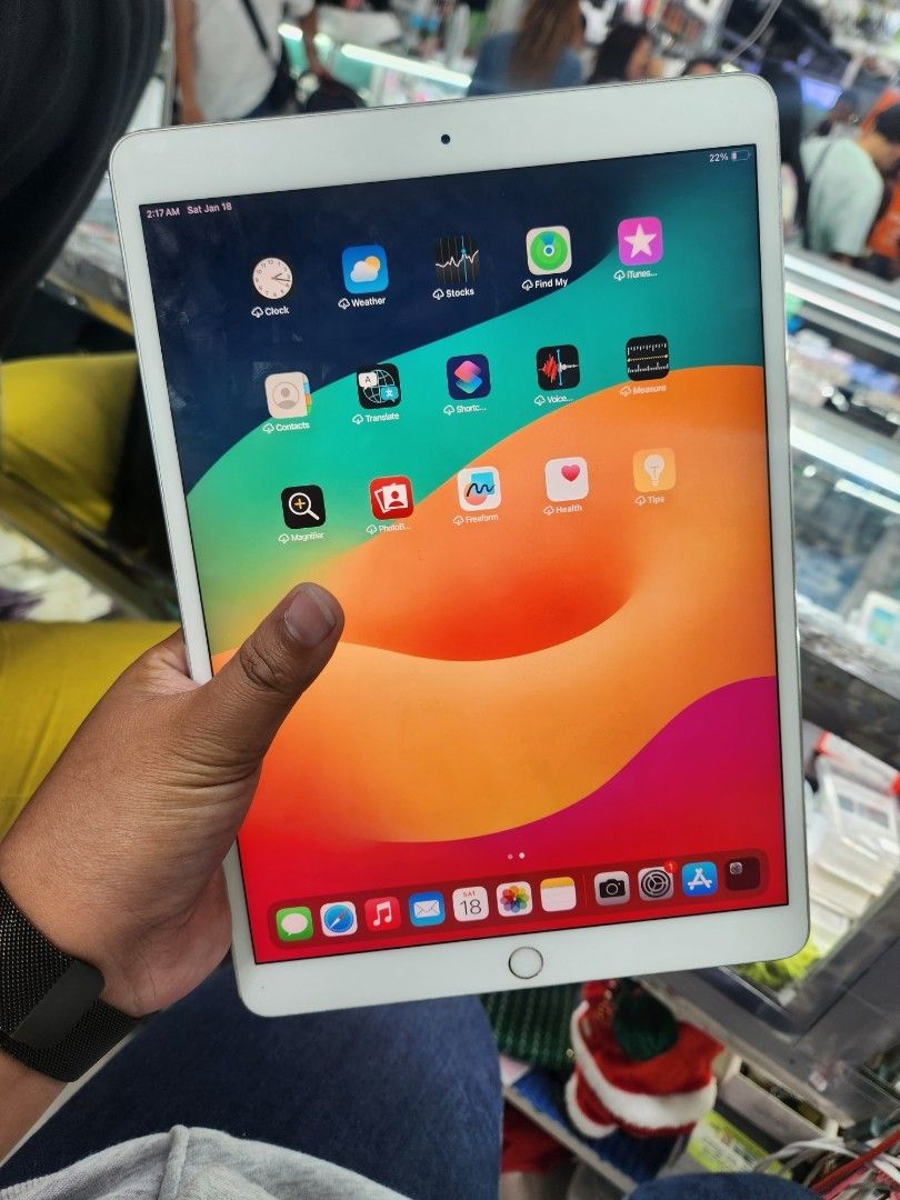 iPad Pro 10.5 inch 64gb (Category: iPad) located in Manila. Submitted by lucky.charm.gadgets (Listing ID 1348161424, Image 3). Description: iPad Pro 10.5 inch 64gb All Goods at working No Repair History No Hidden Issue Goods pang online class Bawal sa maarte at nag iinarte Note* Pinkish LCD PAG NAKA DARKMODE DINA HALATA For fast transaction call/text 09279452049,09704549350 *PAG COD SAMIN ANG PERSONAL RIDER Required po yung Payment First sa shipp