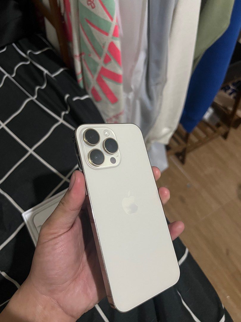 Iphone 14 pro max 256gb (Category: iPhone 14 Series) located in Quezon City. Submitted by tyler8. (Listing ID 1348136633, Image 3). Description: Iphone 14 pro max 256gb Factory unlocked -39,300 Forsale/Open for swap (Ios) All working No history of repair Check all you want upon meetup Local variant (Ntc approved) Unit comes with cord, 3 casing, Privacy tempered glass & box. For meetup: Quezon city gateway, Marikina city, Eastwood, Lrt 2 station. 