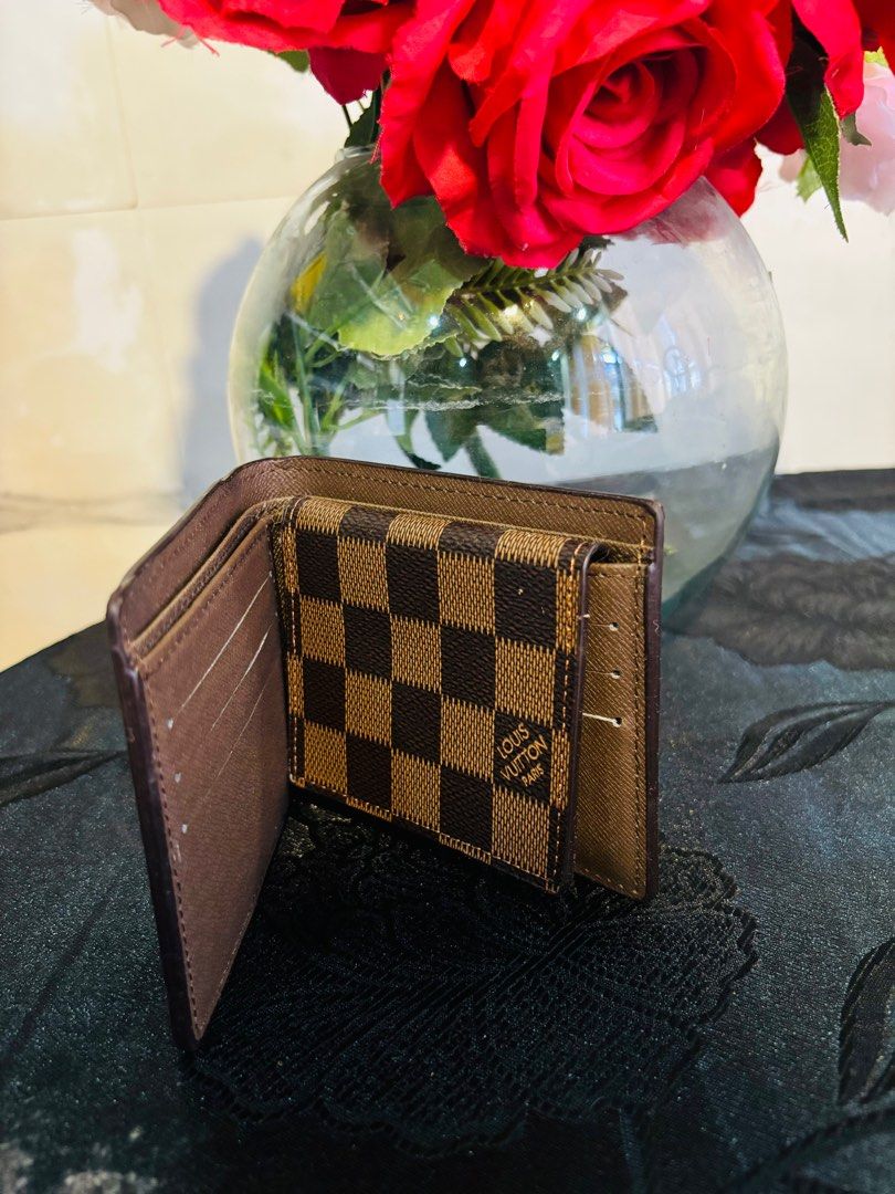 JP preloved Lv by fold damier (Category: Luxury Bags & Wallets) located in Cebu City. Submitted by day.98 (Listing ID 1348058808, Image 2). Description: selected from japan surplus genuine leather coded & etikita no flaws .