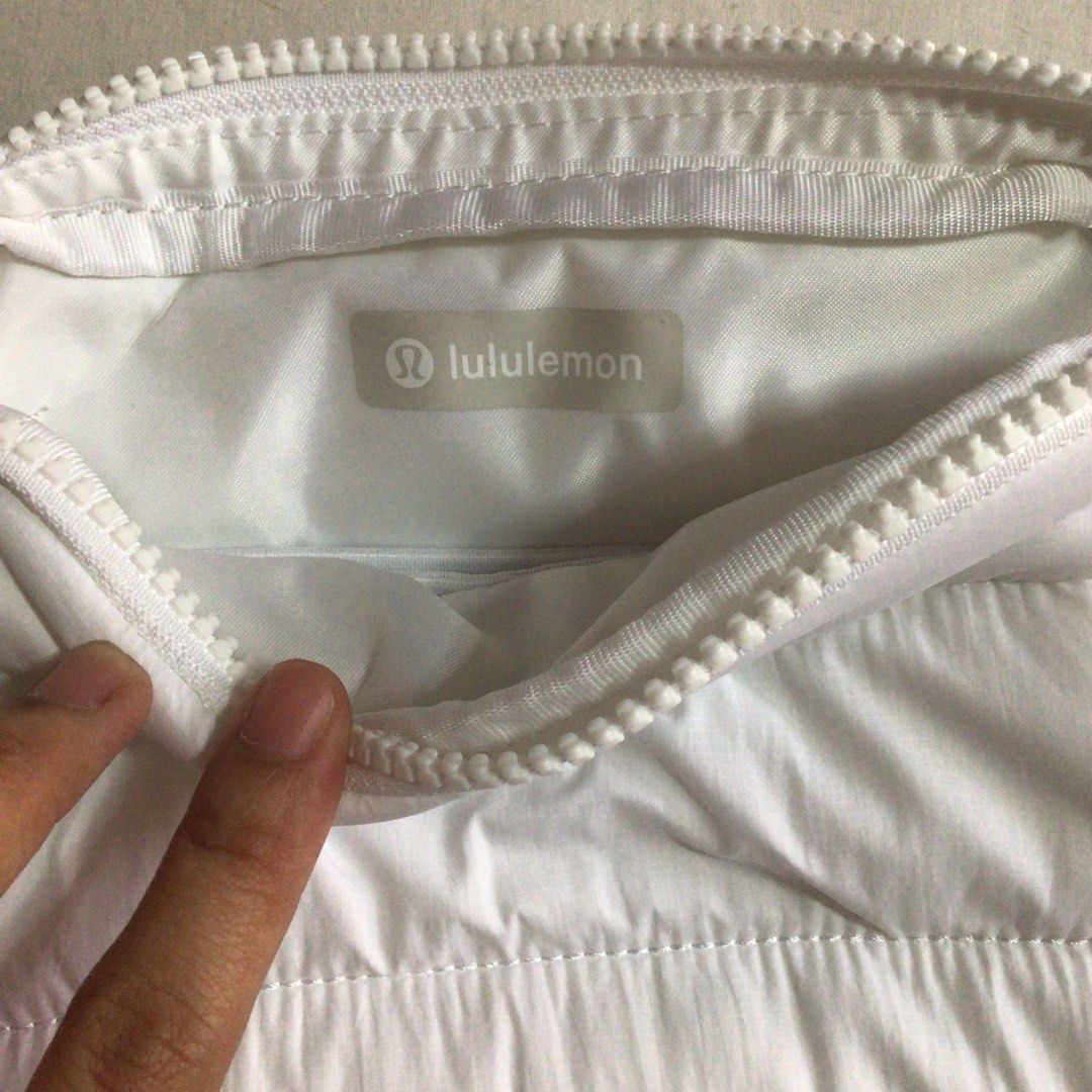 lululemon everywhere belt bag 1L wunder puff (Category: Belt bags, Clutches and Pouches) located in Bulacan. Submitted by darlingdoe (Listing ID 1348121418, Image 3). Description: ✧ never used tinanggal lang yung tag price LAST PRICE :) ✘ rude buyers ✘ low balling!!! pls respect my pricing ✘ haggling.
