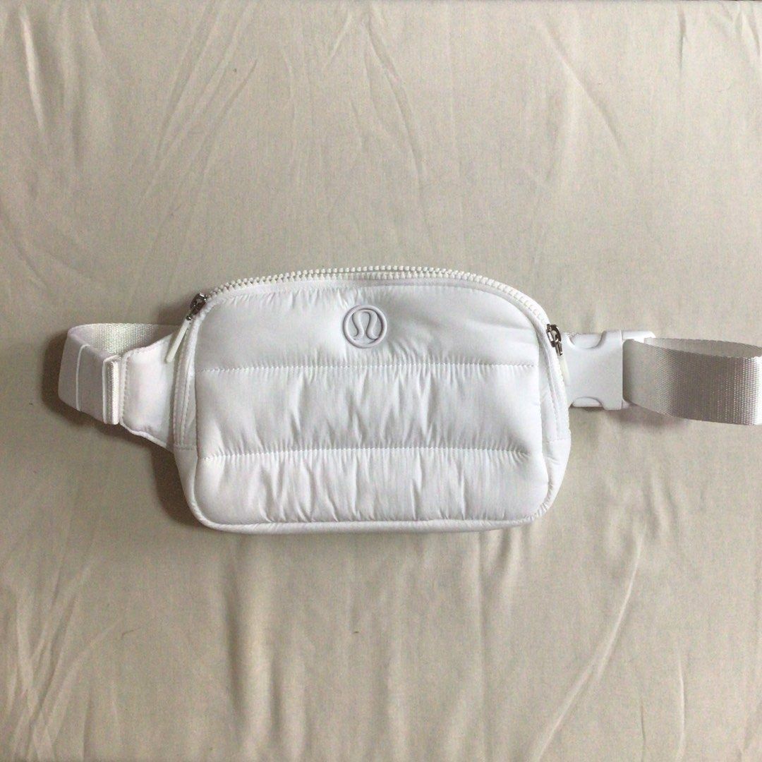 lululemon everywhere belt bag 1L wunder puff (Category: Belt bags, Clutches and Pouches) located in Bulacan. Submitted by darlingdoe (Listing ID 1348121418, Image 1). Description: ✧ never used tinanggal lang yung tag price LAST PRICE :) ✘ rude buyers ✘ low balling!!! pls respect my pricing ✘ haggling.