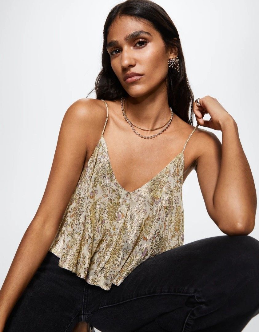Mango Crop Top (Category: Others Tops) located in San Vicente. Submitted by modamorphosis (Listing ID 1348036109, Image 1). Description: .