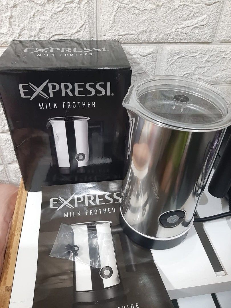 Milk Frother (Category: Coffee Machines & Makers) located in Antipolo. Submitted by macofficial (Listing ID 1348093020, Image 1). Description: Expressi Milk Frother | Australia Brand Surplus / Unused Condition (Good As New / Complete Set) It's able heat your milk to the optimal temperature while frothing it to perfection in just 90 seconds. It's brilliantly easy to use, features cordless convenience and lets you create a huge range of drinks, fro