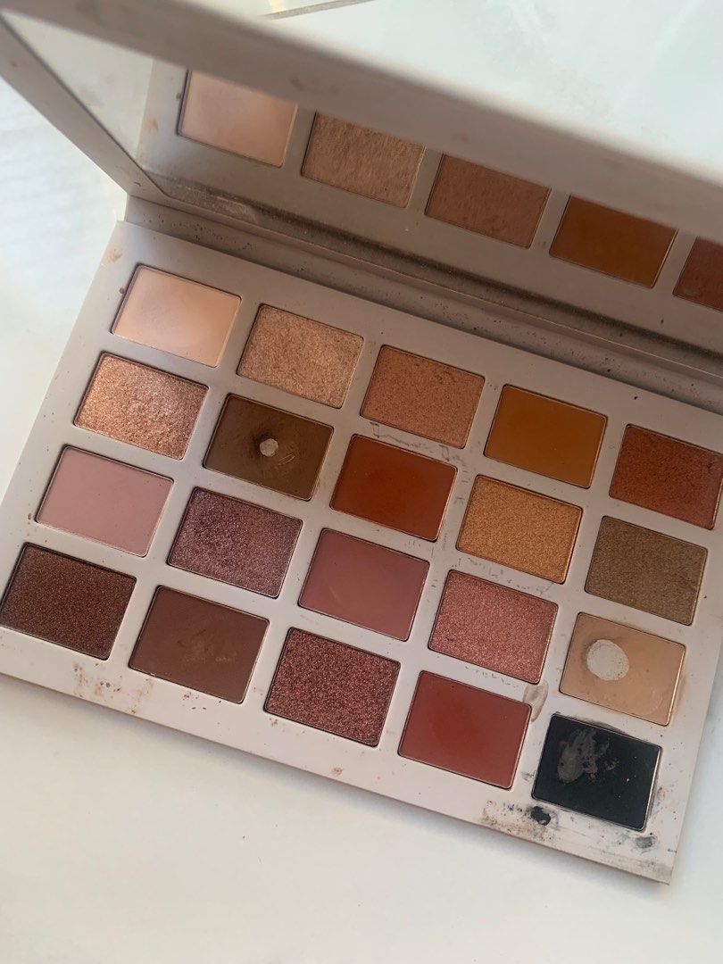 MORPHE Madison Beer eyeshadow palette (Category: Makeup) located in Quezon City. Submitted by prelovedsaleitems (Listing ID 1348222352, Image 1). Description: .