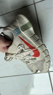 (Category: ) located in . Submitted by full.closet (Listing ID 1348056382, Image 1). Description: .