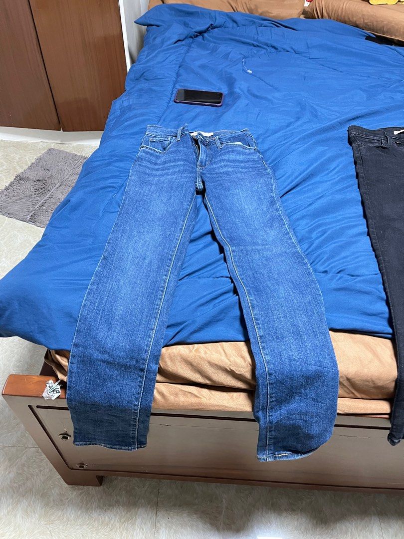 Original Levi’s 724 (Category: Jeans) located in Malolos. Submitted by sshoooo (Listing ID 1348085381, Image 1). Description: Original Good as new Size 24 but i think fit din sa 25 (STRETCHABLE) Barely used RFS: Decluttering .