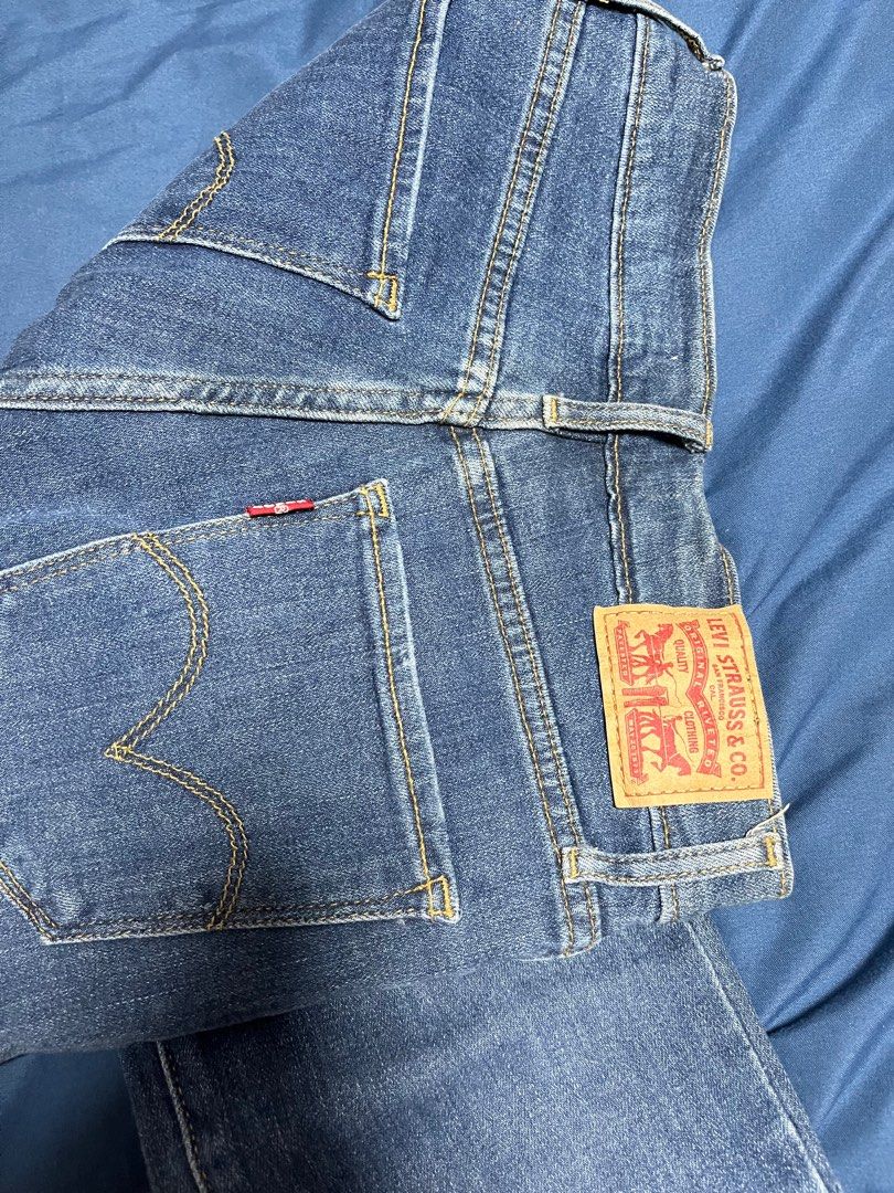Original Levi’s 724 (Category: Jeans) located in Malolos. Submitted by sshoooo (Listing ID 1348085381, Image 3). Description: Original Good as new Size 24 but i think fit din sa 25 (STRETCHABLE) Barely used RFS: Decluttering .
