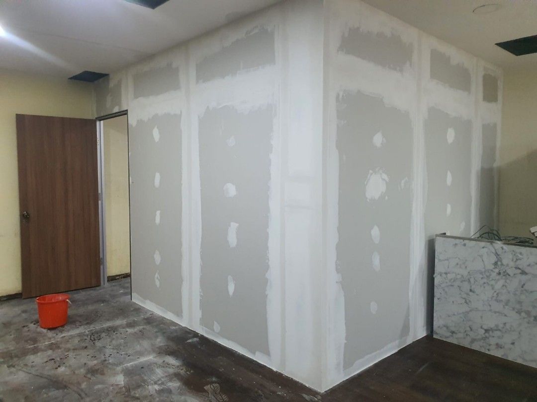 Repair False ceiling and partition wall. Box up /air con trunking. Cornice installation and repair. Cove ceiling.  We offer best quality service at afforrdable price!62853067191041112