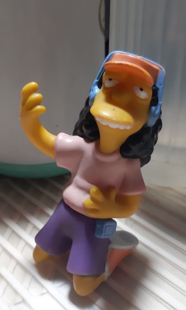 Simpson set (Category: Vintage Collectibles) located in Manila. Submitted by seesalt (Listing ID 1348110457, Image 2). Description: for sale vintage simpson set.