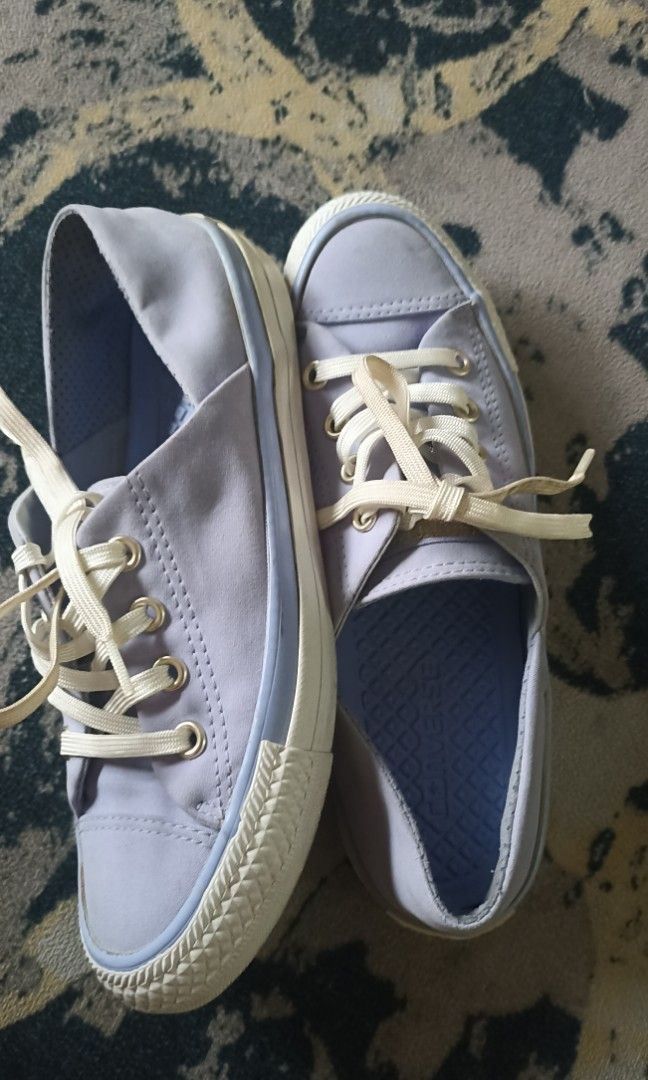 Snickers (Category: Sneakers) located in Batu Arang. Submitted by laola22 (Listing ID 1348112648, Image 3). Description: jarang pakai .. kasut Di Jaga dgn baik size US 5 UK 3.