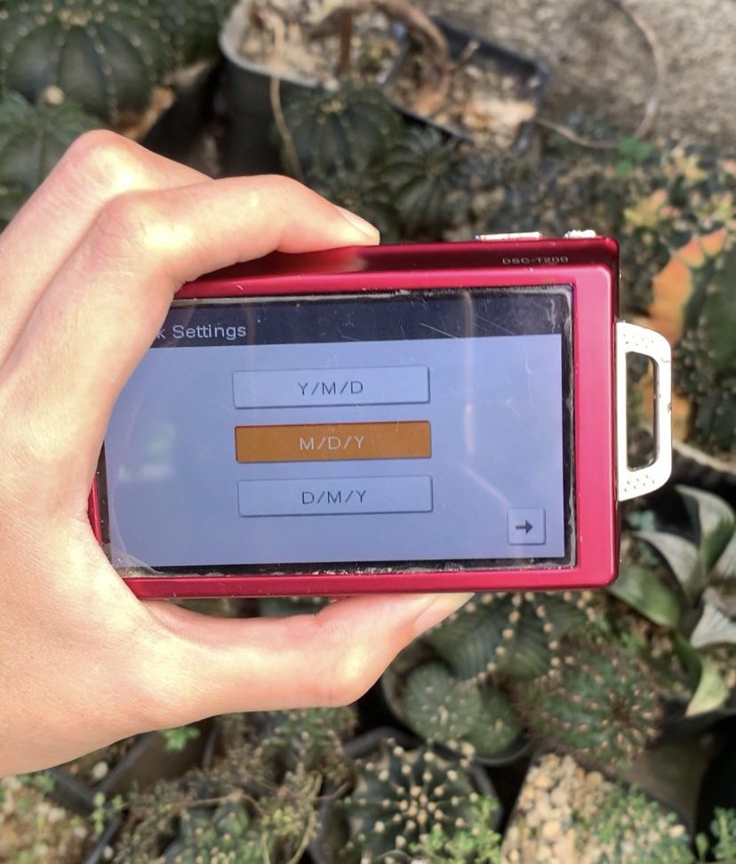 Sony DSC T-200 (Category: Cameras) located in Mexico. Submitted by ph_garagesale (Listing ID 1348045441, Image 1). Description: TESTED WORKING Issue: LCD needs repair No battery cover Unit only. Battery can be bought through sh0pee PAYMENT FIRST (Gcash) No cod or cop No sample shots..