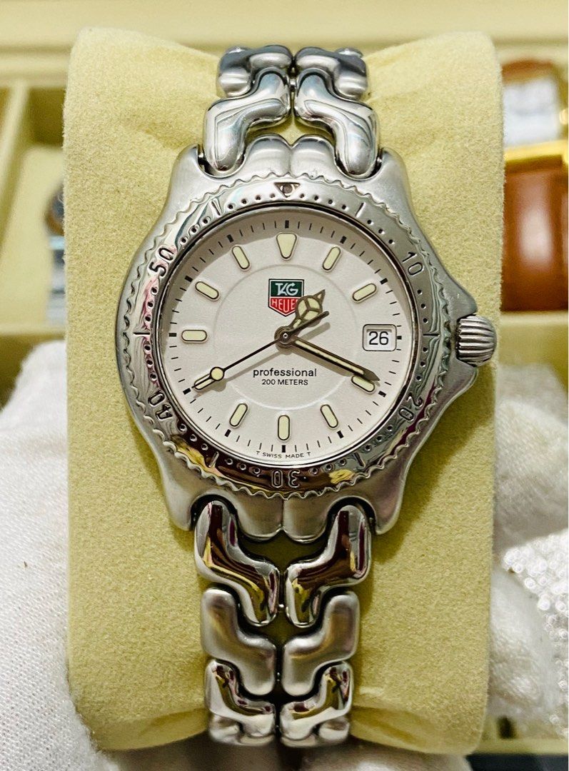 Tag Heuer Professional Y series (Category: Luxury Watches) located in Baliuag. Submitted by clicksmileph (Listing ID 1348036319, Image 1). Description: TAG HEUER Professional Y Series💫 Our Price : 25,000 Php Rare Classic Tag Heuer Professional Unisex All Stainless Steel Y series Quartz Movement 3'0 Calendar aperture 9.5/10 Mint condition Clean Dial, No issues Fit up to 7 inches wrist Guaranteed Authentic Set with: Replacement box Meet-up by appt