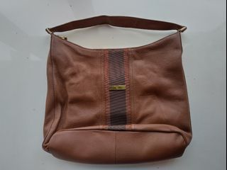 （分類：）位於 。 由 sss20 提交（商品編號 1348084710，圖片 1）。簡介： 。