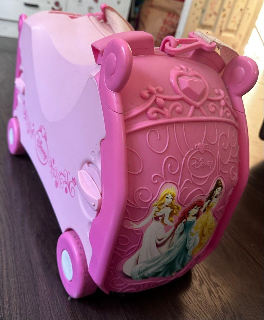 Trolley hard case bag (Category: Diaper Bags & Wetbags) located in Antipolo. Submitted by sammies2016 (Listing ID 1348030936, Image 3). Description: Disney princess trolley bag. .