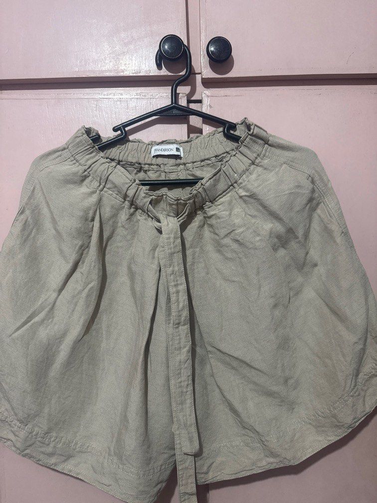 Uniqlo JW anderson shorts (Category: Shorts) located in San Pablo. Submitted by ShopbyLiz (Listing ID 1348026202, Image 1). Description: Authentic Khaki No flaw, used only once Small on tag Fits waist 25-29.