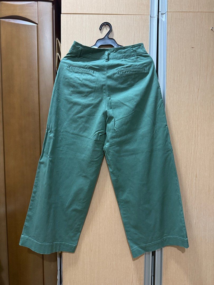 Uniqlo wide pants (green) (Category: Other Bottoms) located in Quezon City. Submitted by elleio (Listing ID 1348127810, Image 2). Description: Slightly faded due to usage Waist: 25 inches (64cm) but can fit til 27 inches Rfs: decluttering.